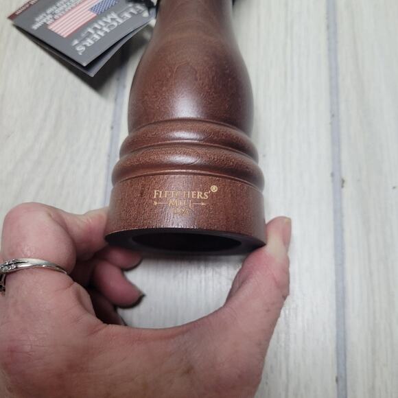 Fletchers Mill Federal Salt Mill Walnut 8 in USA Made NWT - Picture 7 of 9